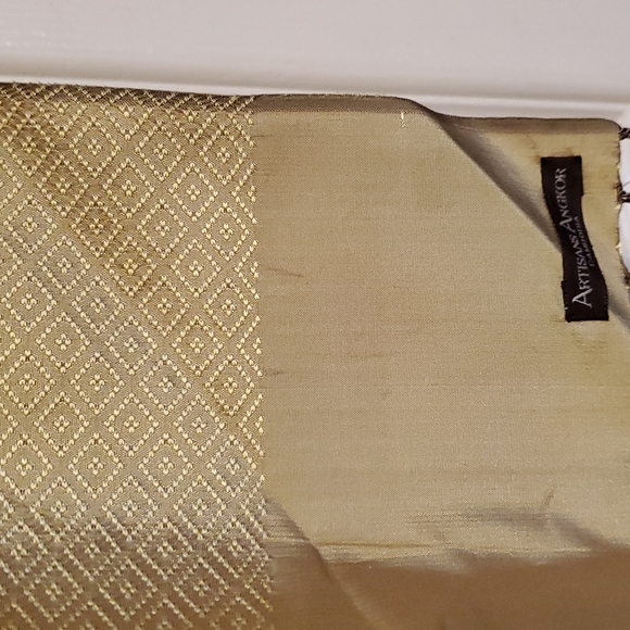 scarf. Pure silk ARTISANS ANGKOR - Picture 7 of 10